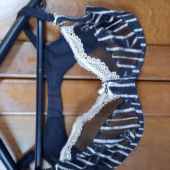 Freya BRA - Picture 1 of 3